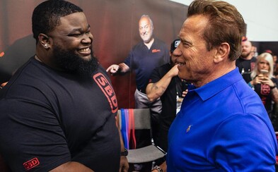 Ray Williams prepísal históriu a drepol 477,5kg! Svetový rekord v jeho podaní dokonca nevyzerá až tak ťažko Ray Williams prepísal históriu a drepol 477,5kg! Svetový rekord v jeho podaní dokonca nevyzerá až tak ťažko