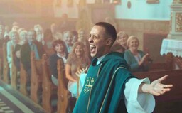Recenzia: Corpus Christi konkuroval Parazitovi. Vynikajúci poľský film o viere a náboženstve sa bude páčiť najmä ateistom
