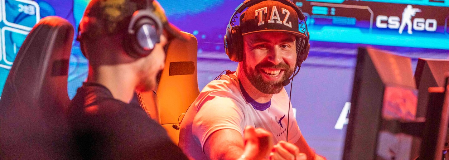 Red Bull přináší fanouškům Counter-Strike: Global Offensive příležitost zahrát si proti profesionálům. Přihlásit se můžeš i ty