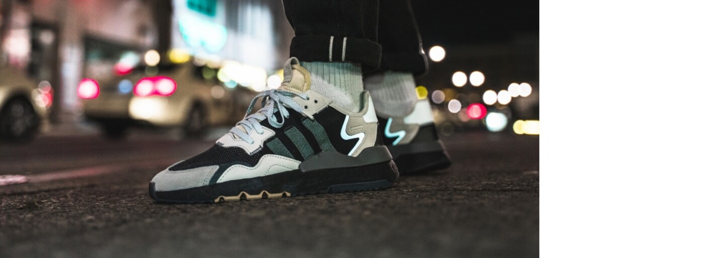 Reflexní obuv či bundy teď vládnou streetwearové a sportovní módě. Jak k tomu došlo?