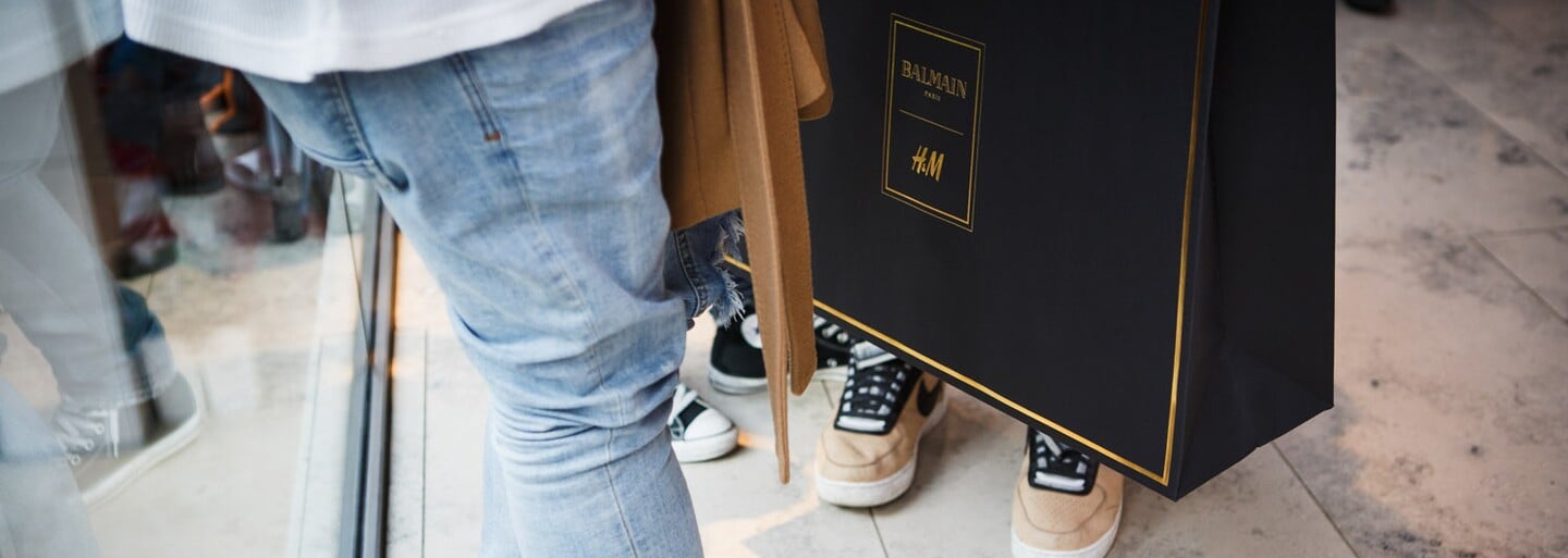 Refresher Outfity: Ako vyzerala móda počas releasu Balmain x H&M?