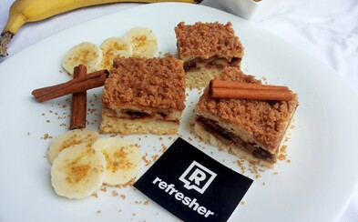 REFRESHER recept: Banánový koláč so škoricovou posýpkou REFRESHER recept: Banánový koláč so škoricovou posýpkou