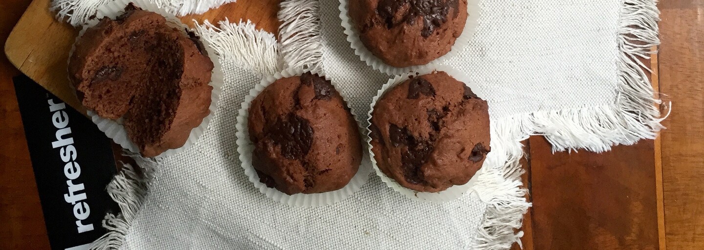 REFRESHER recept: Čokoládové muffiny, které potěší jak k snídani, tak i k odpolední kávě