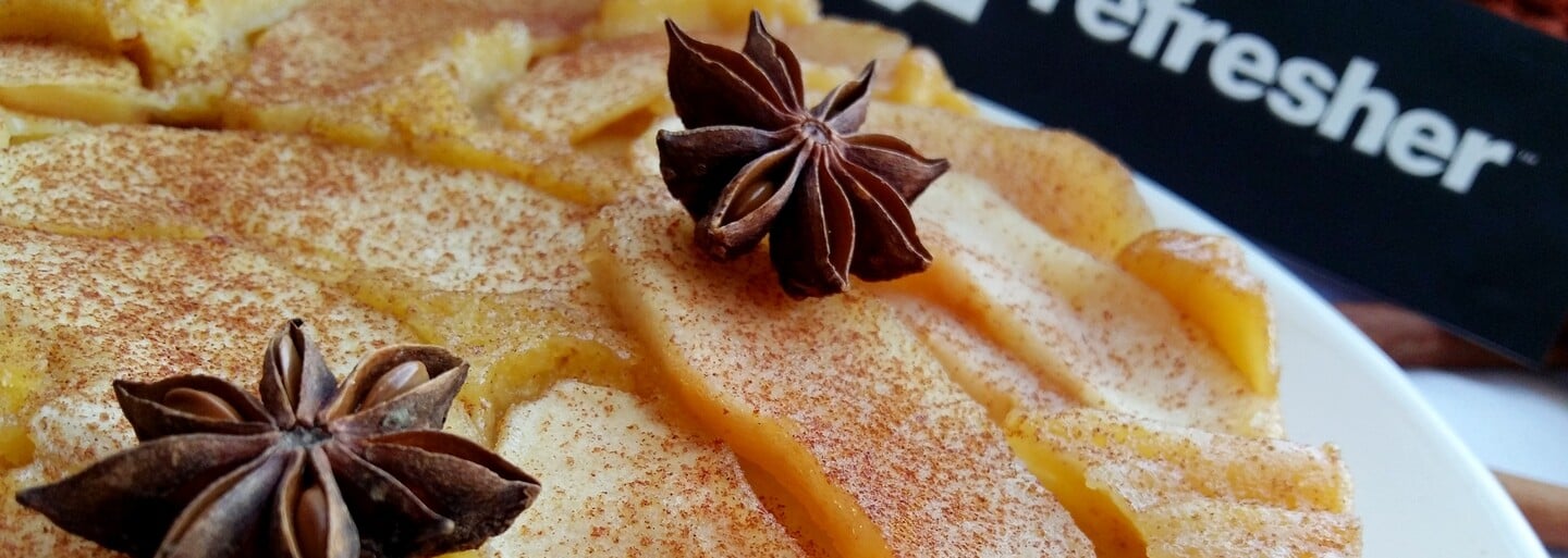 REFRESHER recept: Obrátený jablkový koláč s karamelom