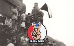 REFRESHER se nemění, jen přidává další obsah. Tyto články jsme připravili k výročí sametové revoluce v Česku