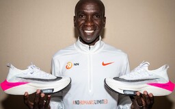Rekordně zaběhnutý maraton byl podvod, tvrdí někteří běžci. Útočí na výrobce tenisek Nike, který je údajně na vině