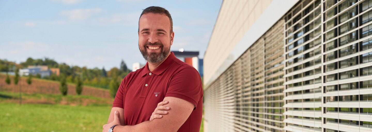 Rektor Mendelovy univerzity Vojtěch Adam odstoupil z funkce. Kvůli pochybnostem o svých pracích