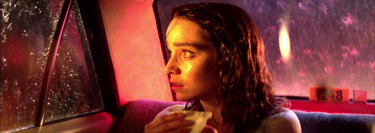 Remake hororového skvostu Suspiria od žánrovej legendy, taliana Daria Argenta, bude úplne odlišný od svojho originálu. Máme sa začať báť?