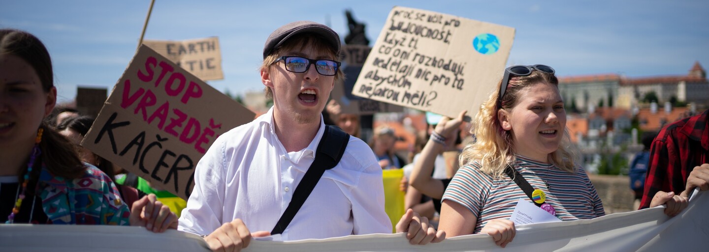 Reportáž: Kdo jsou studenti a studentky, kteří v Praze stávkovali za klima?
