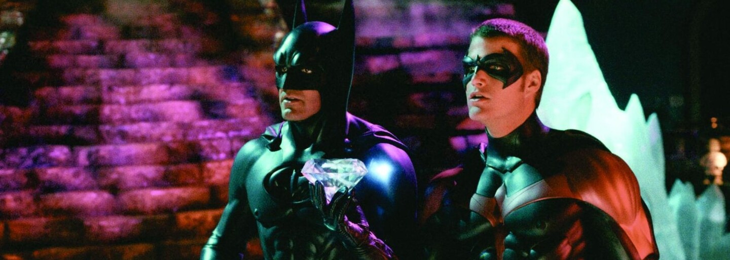 Režisér Joel Schumacher si sype popol na hlavu a 20 rokov po premiére sa ospravedlňuje za katastrofálnu komiksovku Batman & Robin