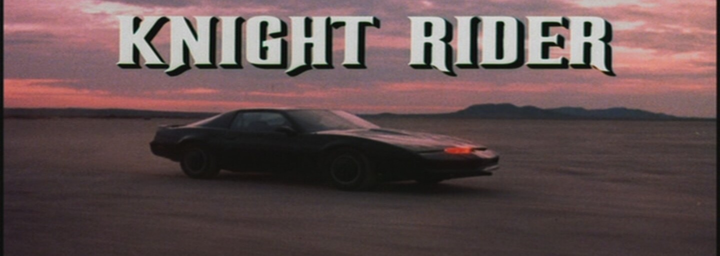 Režisér Strážcov Galaxie James Gunn by sa mal spojiť s Davidom Hasselhoffom a prebrať k životu seriál Knight Rider