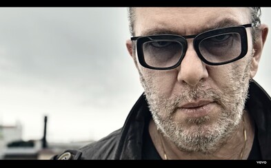 Richard Müller vydává při příležitosti svého jubilea sólové album. Poslechni si ochutnávku v podobě skladby Julia Roberts Richard Müller vydává při příležitosti svého jubilea sólové album. Poslechni si ochutnávku v podobě skladby Julia Roberts