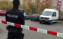 Řidič v Blansku srazil chodkyni. Okřikl ji, ať nevolá policii, a ujel