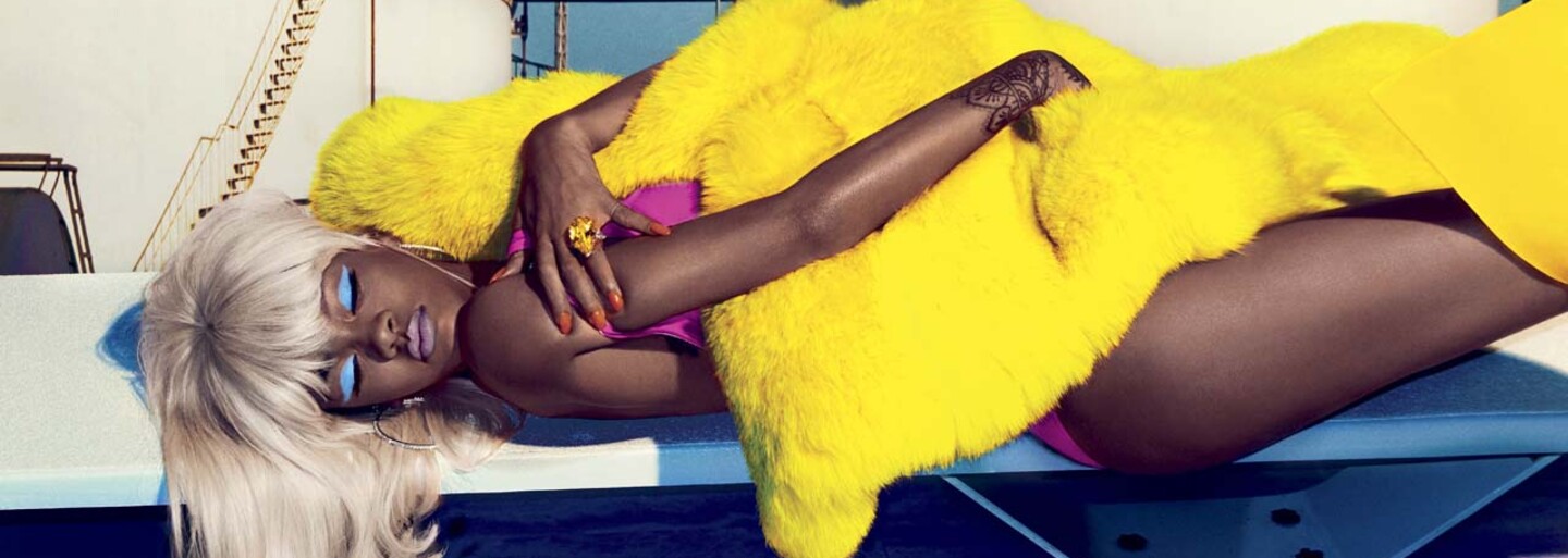 Rihanna rozšiřuje své portfolio nahých fotek, nově se objeví nahoře bez na obálce V Magazine