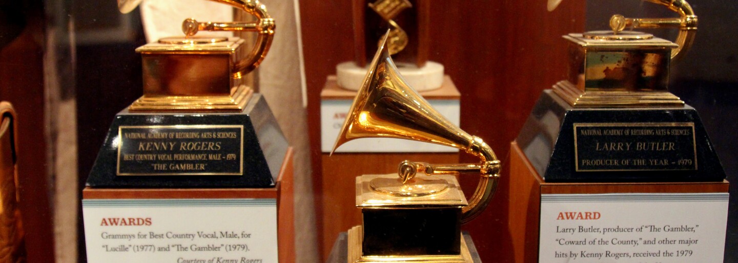 Rihanna se díky vystoupení na Grammys stala internetovým meme. Její tradiční africký tanec si lidé okamžitě osvojili