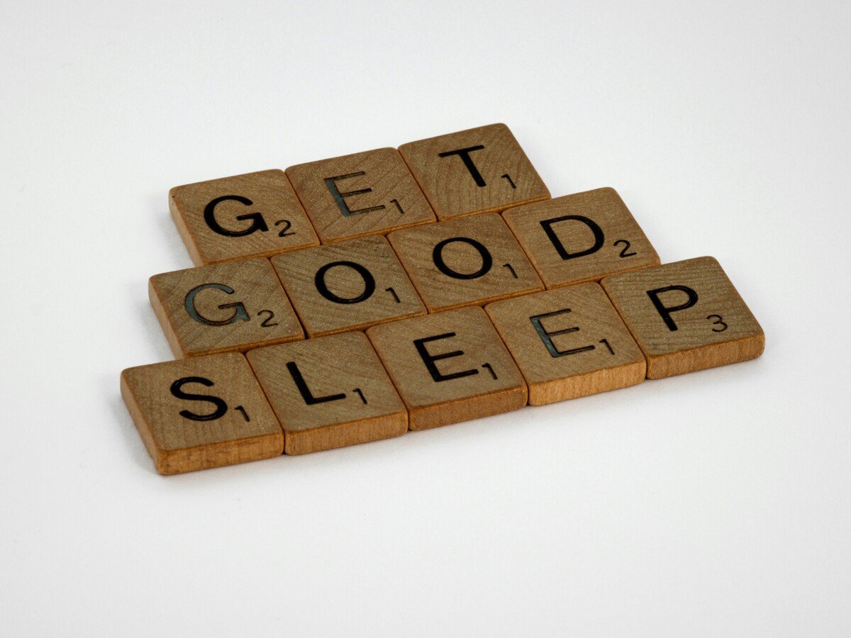 písmenká , get good sleep spánok, popis, spávanie v nahote