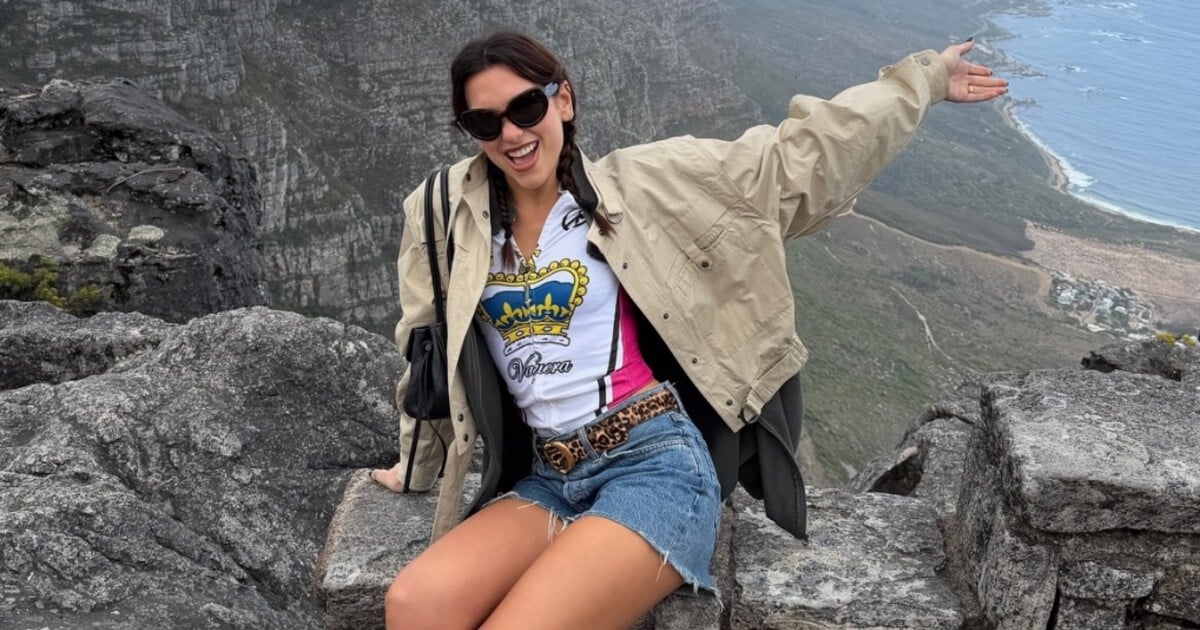 Dua Lipa se objevila v oblečení české módní značky. Šaty se hned vyprodaly