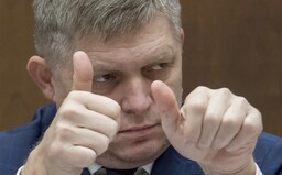 Robert Fico si nemôže byť istý, či mu jedného dňa nezaklope NAKA. Čo má „šéf, šéfino alebo šéfinko“ spoločné s Norbertom Bödörom