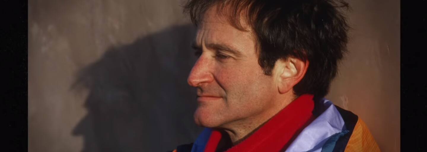 Robin Williams bavil milióny ľudí, v súkromí však bojoval s drogami a alkoholizmom. Dojemný dokument nám priblíži jeho život a odkaz
