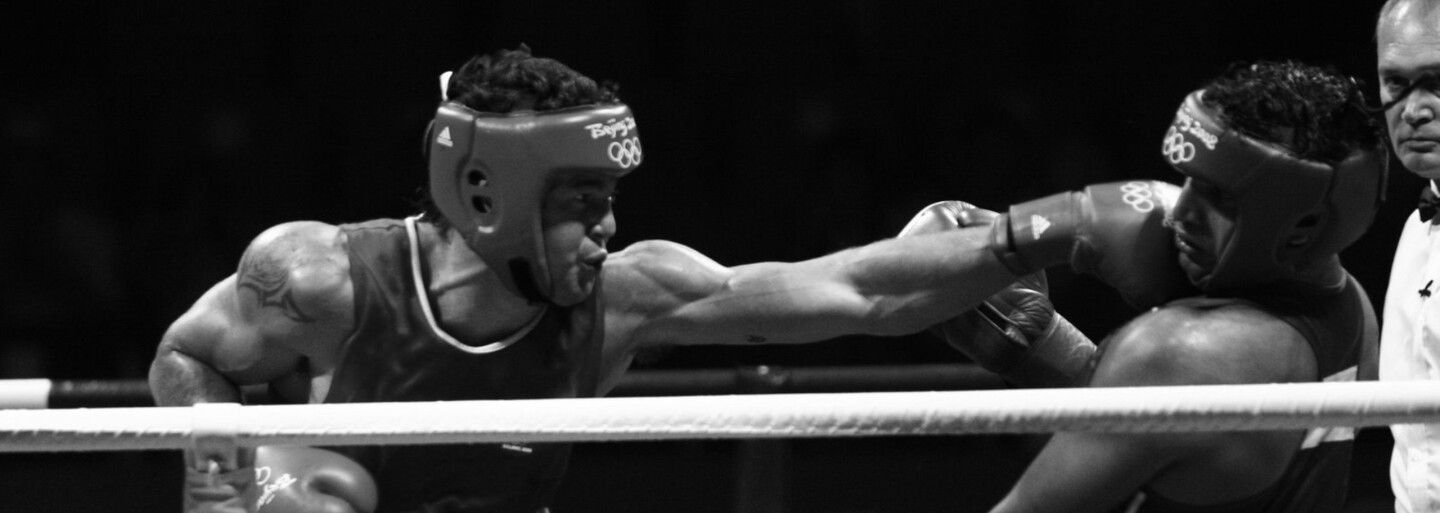 Ročne mu na konto pribudnú desiatky miliónov z prevádzky nočných klubov. Joe nie je len úspešný podnikateľ, ale aj boxer