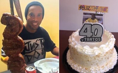 Ronaldinho slavil narozeniny ve vězení. Podle fotek to vypadá, že se má jako v bavlnce Ronaldinho slavil narozeniny ve vězení. Podle fotek to vypadá, že se má jako v bavlnce