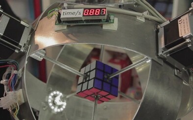 Rubikovu kocku poskladá iba za 0,887 sekundy. Robot Sub1 od nadaného inžiniera má na konte nový rekord Rubikovu kocku poskladá iba za 0,887 sekundy. Robot Sub1 od nadaného inžiniera má na konte nový rekord