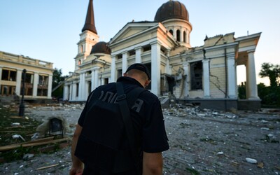 Rusi zbombardovali katedrálu v Odese. Zelenskyj sľubuje odvetu