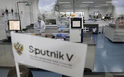 Rusi žiadajú Slovensko, aby vrátilo všetkých 200 000 kusov vakcíny Sputnik V