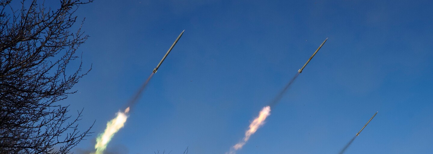 Rusko vypálilo na Ukrajinu více než 100 raket
