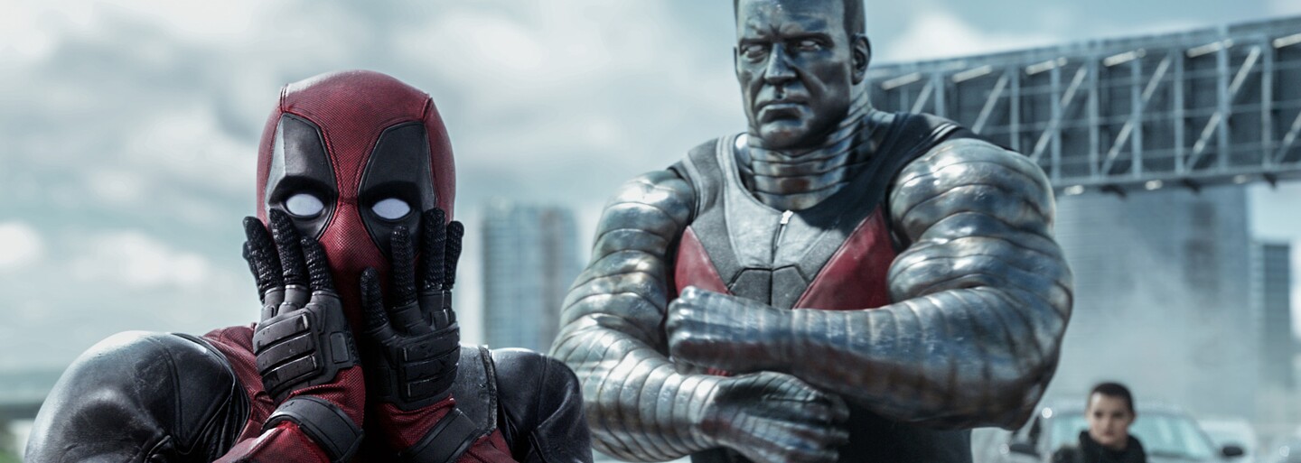 Ryan Reynolds a Andrew Garfield sa po prehre na Zlatých glóbusoch utešovali bozkávaním