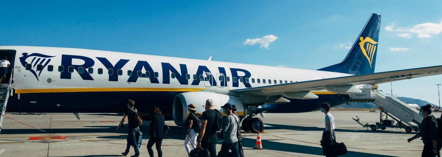 Ryanair počítá s dvojnásobně vyšší ztrátou. Důvodem jsou opatření spojená s variantou omikron
