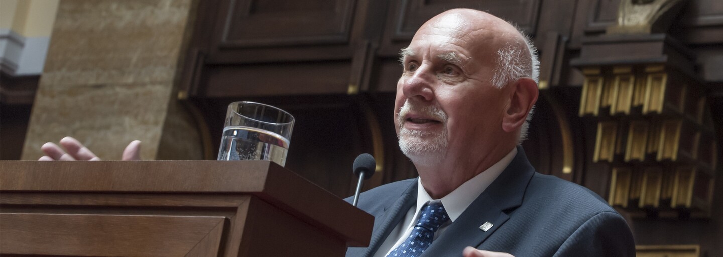 Rychetský: Je to absurdní. Zeman nemůže jmenovat nikoho do funkce, která je obsazená