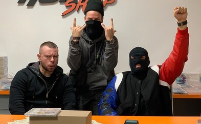 Rytmus odhalil, kolik alb Real Newz se zatím prodalo. Kontrafakt překonal i rekord Krstného otce Rytmus odhalil, kolik alb Real Newz se zatím prodalo. Kontrafakt překonal i rekord Krstného otce
