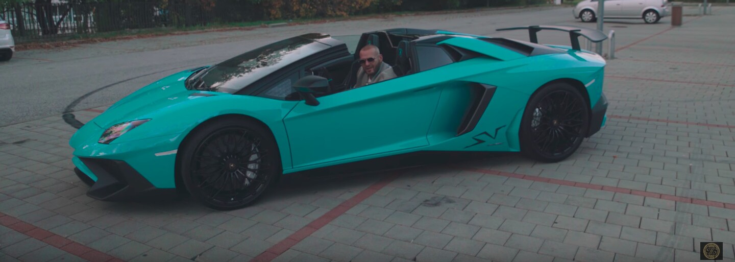 Rytmus vytiahol pol milónový Aventador a Kým neskapem flow. Nové Rapíky starej matere opäť posúvajú hranice