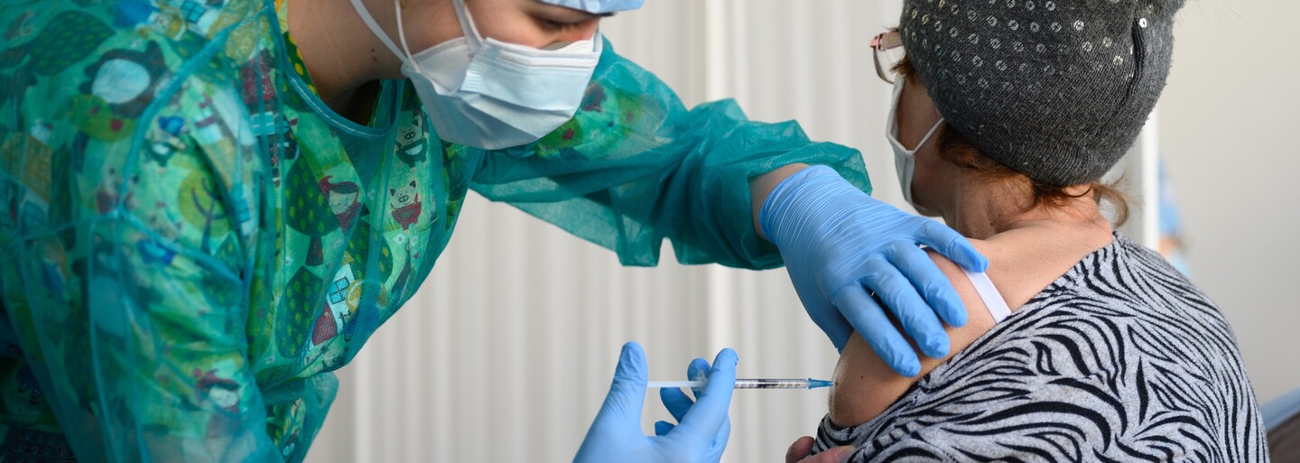 S týmito faktmi si antivaxeri neporadia. Vyvraciame 10 najčastejších argumentov, prečo sa nedať zaočkovať