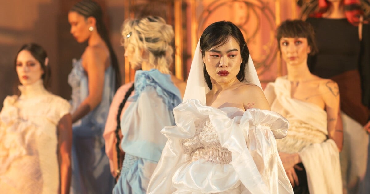 „Zážitek, příběh a emoce.“ Zúčastnili jsme se první módní přehlídky návrhářky Anny Tran, koukni na úchvatné fotky
