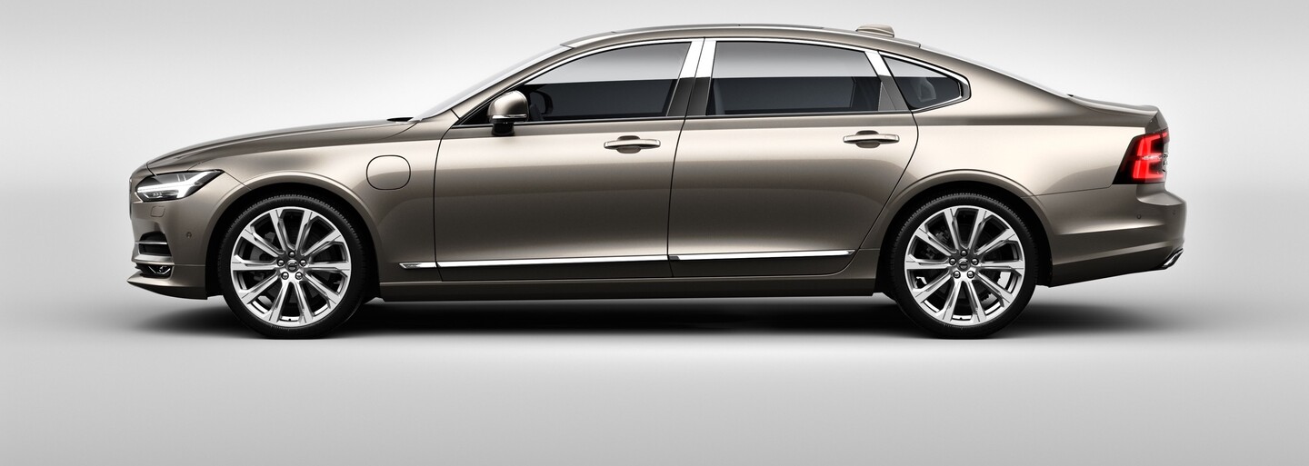 S90 Excellence je najluxusnejším Volvom všetkých čias! Má 3 miesta, 2 motory a 1 topánkovník
