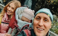 Sajfa a Veronika Cifrová Ostrihoňová čakajú druhé dieťa. Radostnú novinku oznámila ich dcéra Sára