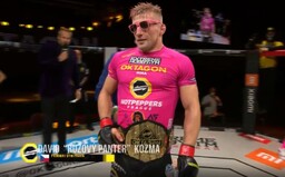 Šampion Oktagonu David Kozma ve fantastické bitvě úspěšně obhájil svůj opasek!