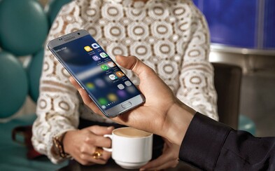 Samsung má vďaka Galaxy S7 dôvod na oslavu. Zisk výrobcu medziročne narástol až o 18% Samsung má vďaka Galaxy S7 dôvod na oslavu. Zisk výrobcu medziročne narástol až o 18%