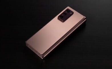 Samsung predstavil aj druhú generáciu skladacieho Galaxy Z Fold 2 Samsung predstavil aj druhú generáciu skladacieho Galaxy Z Fold 2