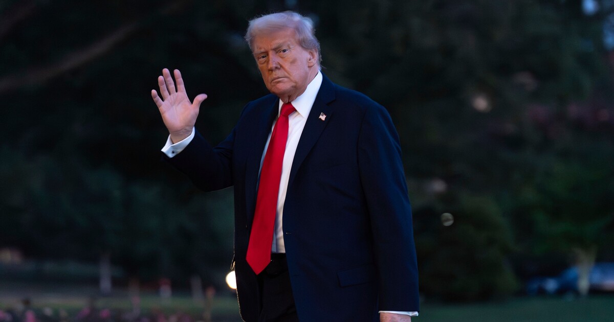 Trump poslal dopis spojencům v NATO. Chce, aby zastavili nákupy ruské ropy a přidali se k přísným sankcím