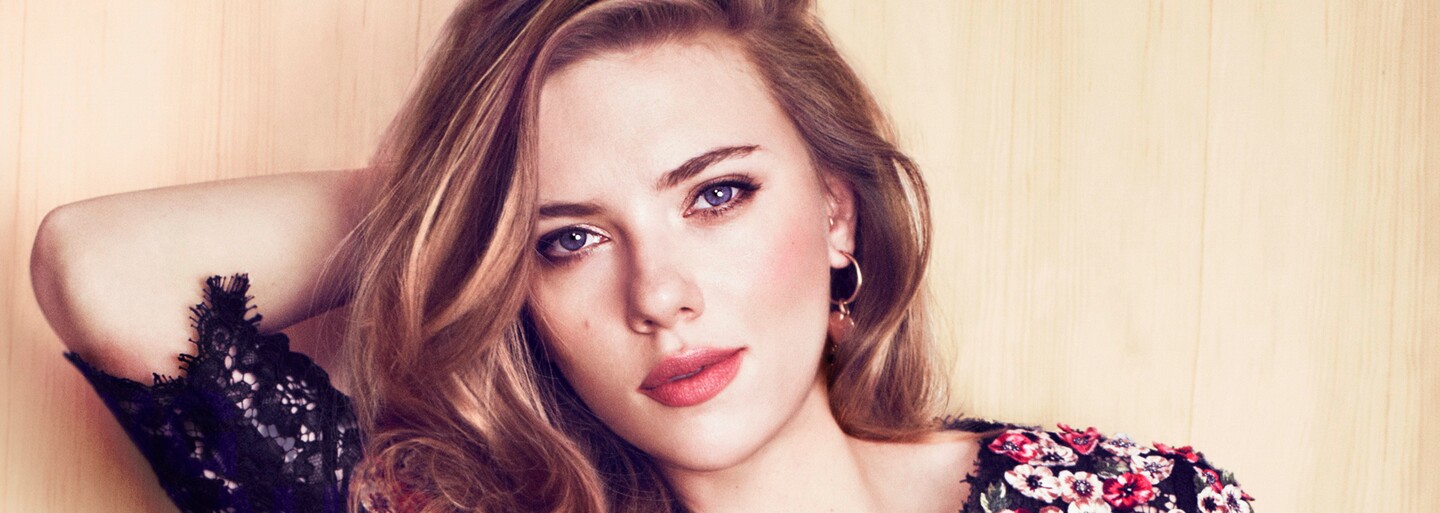 Scarlett Johansson s kamarádkami nešťastně zabijí striptéra v nadcházející Rkové komedii