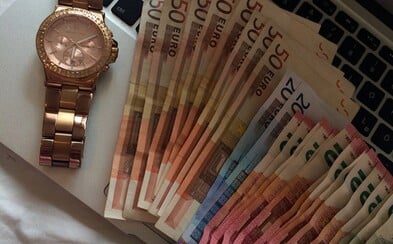 Šéf banky poslal milion eur z účtů bohatých na účty chudých. Za své činy nepůjde do vězení Šéf banky poslal milion eur z účtů bohatých na účty chudých. Za své činy nepůjde do vězení