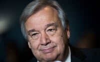 Šéf OSN Guterres: Ropné společnosti a banky drží lidstvo pod krkem. Odmítají vinu jako kdysi výrobci cigaret