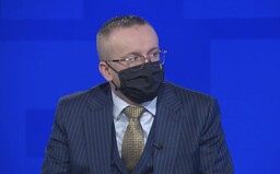 Šéf SIS: Zistili sme, že Číňania platia slovenským politikom prostitútky, o Bödörovej skupine tajná služba nevedela