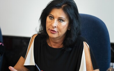 Šéfka generálnej prokuratúry sa nakazila koronavírusom. Porušila nariadenia a prišla do práce, mohla spáchať trestný čin Šéfka generálnej prokuratúry sa nakazila koronavírusom. Porušila nariadenia a prišla do práce, mohla spáchať trestný čin