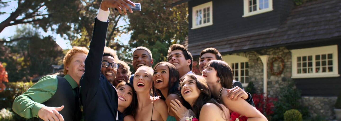 Selfies letos zabily už o polovinu více lidí než žraloci. Dej si pozor, ať nejsi příští obětí právě ty