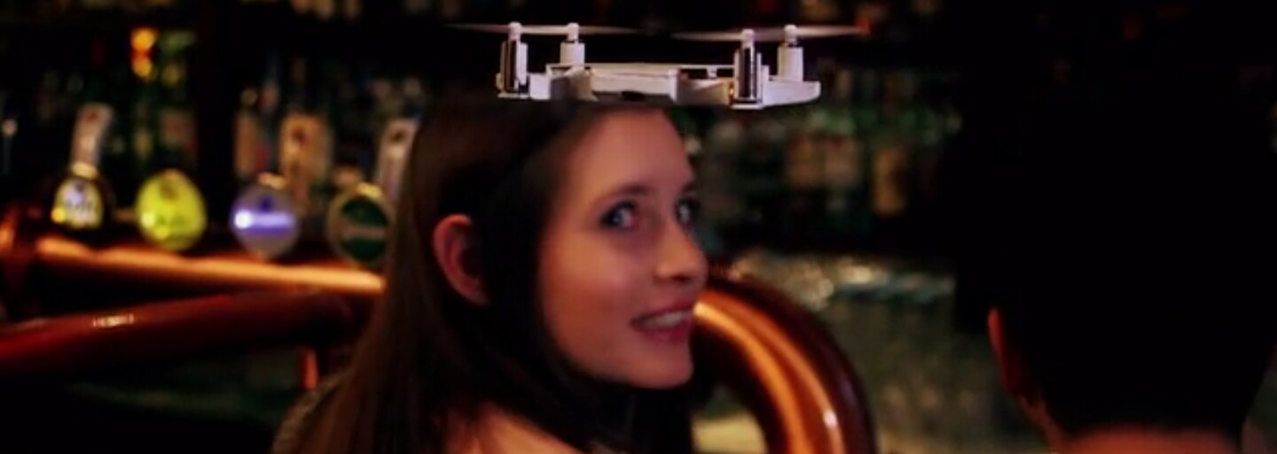 SELFLY Camera je autonómne lietajúce puzdro pre smartfóny, vďaka ktorému si spravíš ukážkovú selfie