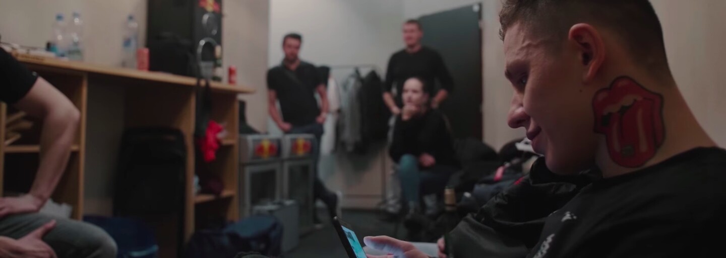 Sergei Barracuda a Pastor zverejňujú dokumentárny film, ktorý mapuje priebeh AK X Tour z backstage pohľadu